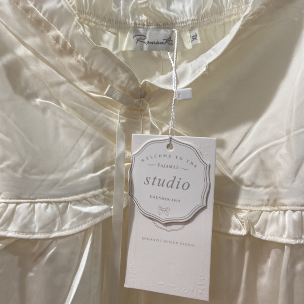 Vintage inspired ivory nightgown ruffles and lace Romantic Design Studio Xl NWT - Picture 5 of 10
